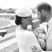 El Príncipe Harry y Meghan Markle con su hijo Archie Harrison el día de su bautizo
