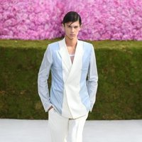 Nicolás de Dinamarca desfilando para Dior en la Paris Fashion Week