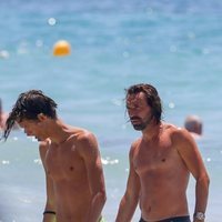 Pirlo y su hijo Niccolo durante sus vacaciones en Ibiza
