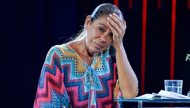 Isabel Pantoja se sostiene la cabeza en la gala 12 de 'Supervivientes 2019'