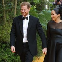 El Príncipe Harry y Meghan Markle llegando al estreno de 'El Rey León' en Londres