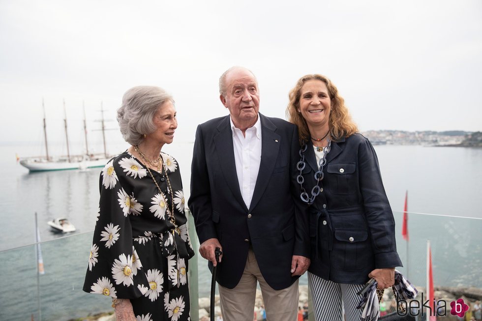 El Rey Juan Carlos, la Reina Sofía y la Infanta Elena en Sanxenxo