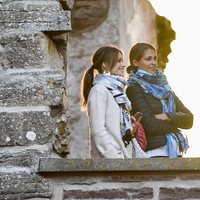 Magdalena de Suecia y Sofia Hellqvist en el Castillo de Borgholm