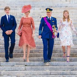 La Familia Real de Bélgica a la salida de la Catedral San Miguel y Santa Gúdula