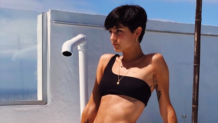 Natalia Lacunza en bikini con su nuevo corte de pelo