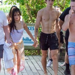 Shawn Mendes y Camila Cabello en Miami Beach