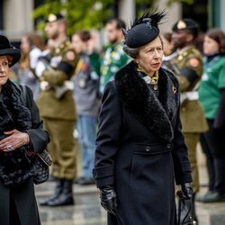 Lady Elizabeth Anson y la Princesa Ana en el funeral del Gran Duque Juan de Luxemburgo