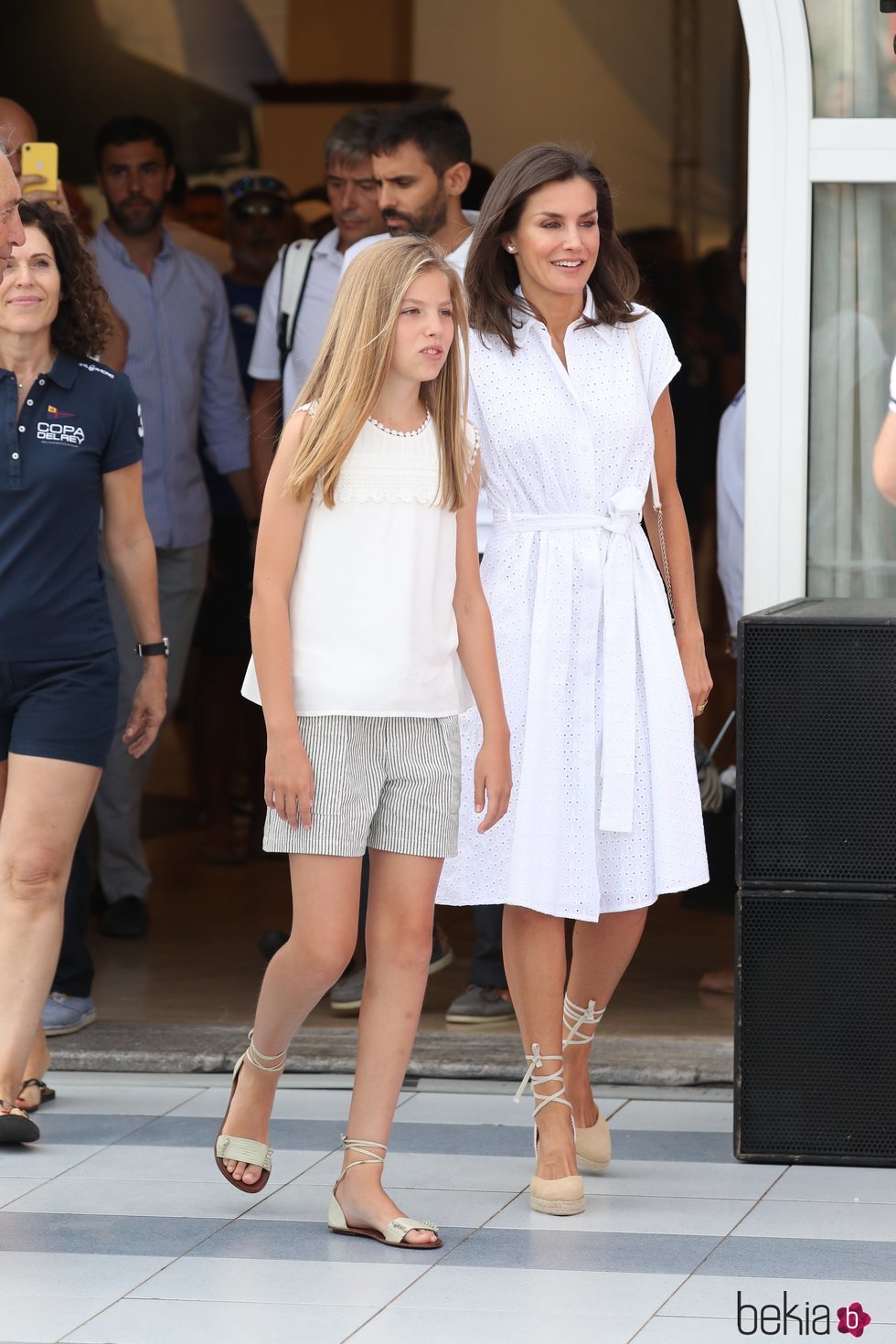 La Reina Letizia y la Infanta Sofía en el Náutico de Palma