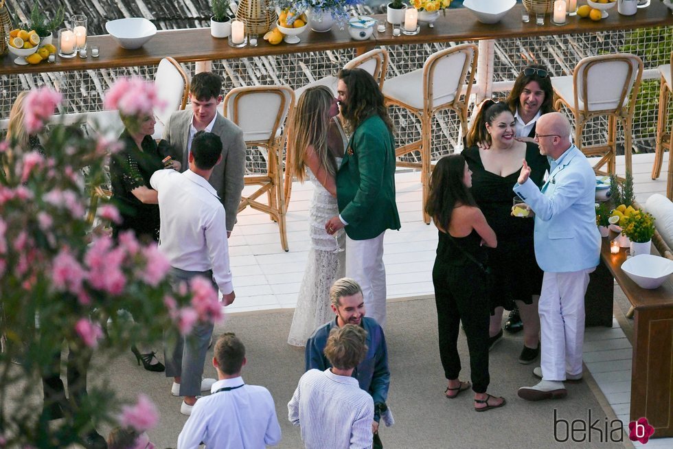 Heidi Klum y Tom Kaulitz besándose en Capri