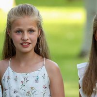 La Princesa Leonor y la Infanta Sofía en su posado de verano 2019 en Marivent