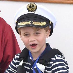 El Príncipe Jorge en las regatas de la Copa del Rey de Cowes