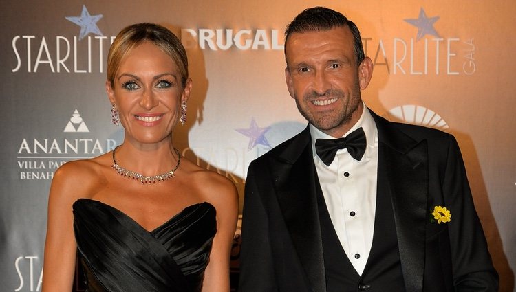 Luján Argüelles y su marido en la Gala Starlite 2019 en Marbella