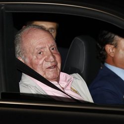 El Rey Juan Carlos entrando al hospital para someterse a una operación de corazón