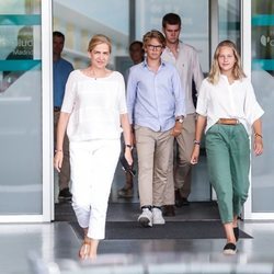 La Infanta Cristina y sus hijos Juan, Miguel e Irene Urdangarin tras visitar al Rey Juan Carlos en el hospital