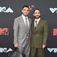 Marc Jacobs y Charly Defrancesco en los MTV VMAs 2019