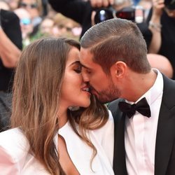 Fabio Colloricchio y Violeta Mangriñán casi besándose en el Festival de Venecia 2019