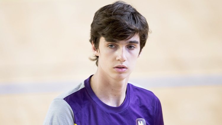 Pablo Urdangarin, muy serio en su debut en su nuevo equipo de balonmano