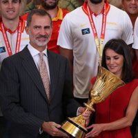 Los Reyes Felipe y Letizia y Rudy Fernández en la audiencia a la Selección Española de Baloncesto por su victoria en el Mundial 2019