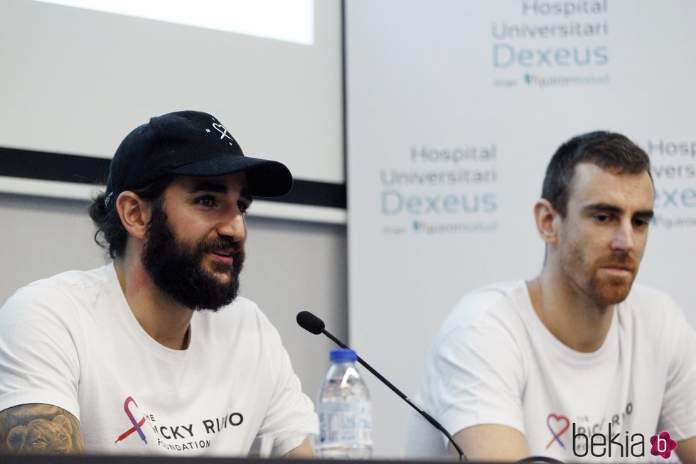 Ricky Rubio y Víctor Claver han estado en el Hospital Universitario Dexeus de Barcelona