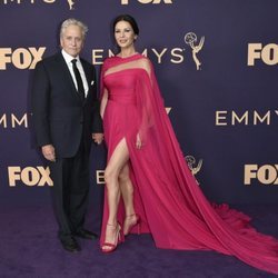 Catherine Zeta Jones y Michael Douglas en los Emmy 2019