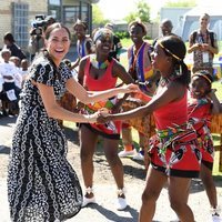 Meghan Markle bailando en su viaje oficial a Ciudad del Cabo