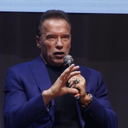 Arnold Schwarzenegger hablando en la Arnold Classic Europe 2019