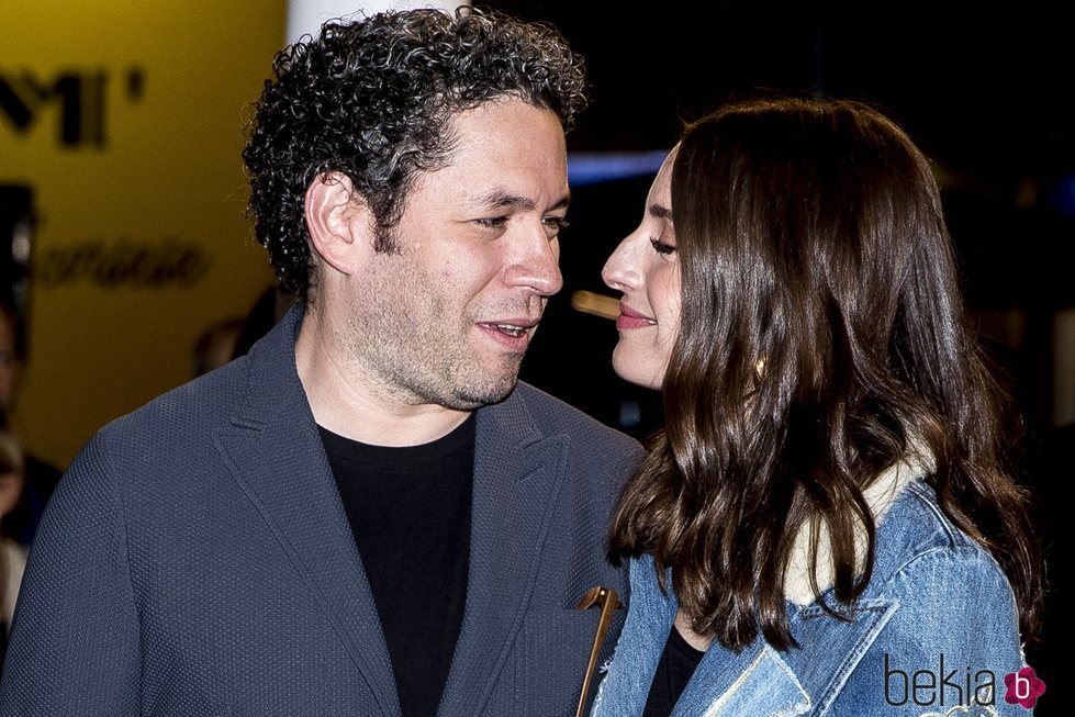 María Valverde, muy cómplice con su marido Gustavo Dudamel en el Festival de Cine de San Sebastián 2019
