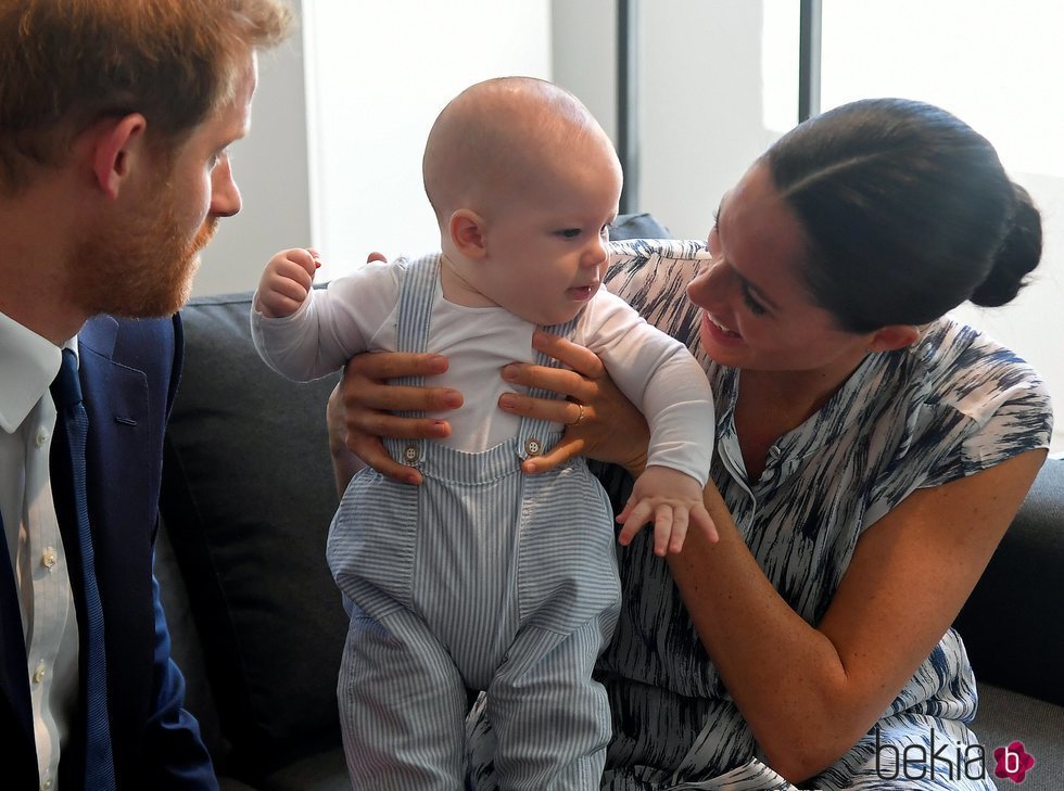 El Príncipe Harry y Meghan Markle, muy felices con su hijo Archie en su viaje oficial a Sudáfrica
