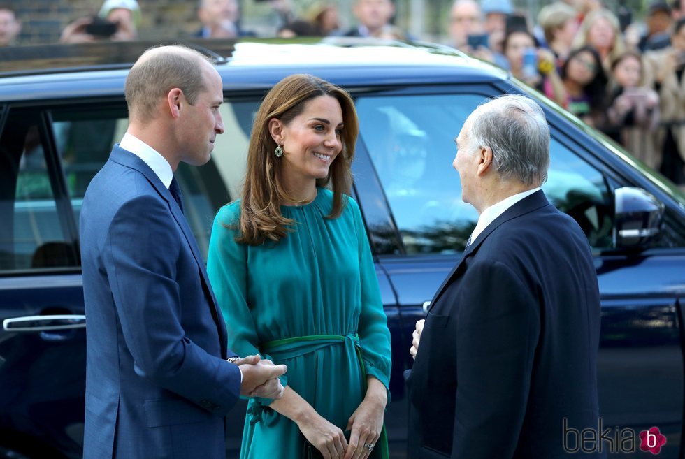 El Príncipe Guillermo y Kate Middleton con el Aga Khan IV