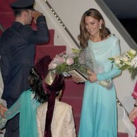 Kate Middleton a su llegada a Pakistán para su visita oficial