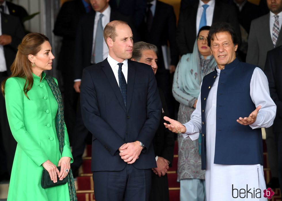 Los Duques de Cambridge junto al Primer Ministro Pakistaní, Imran Khan