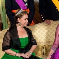 María Teresa de Luxemburgo, Matilde de Bélgica, muy cómplices en la cena por la Visita de Estado de los Reyes de Bélgica