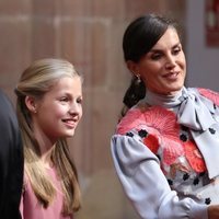 La Reina Letizia y Princesa Leonor en la recepción previa a los Premios Princesa de Asturias 2019