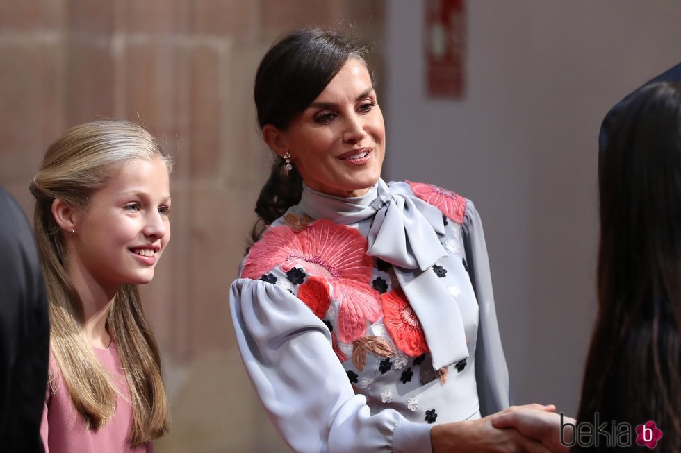 La Reina Letizia y Princesa Leonor en la recepción previa a los Premios Princesa de Asturias 2019