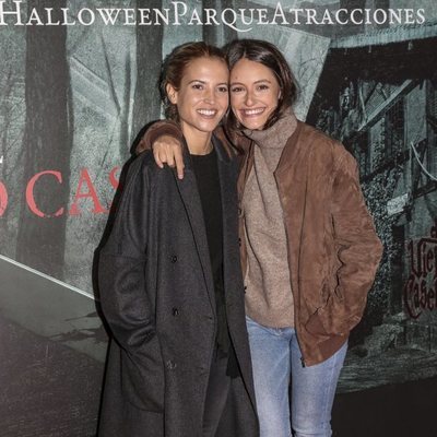 Ana Fernández y Andrea Molina en la presentación de la 'Halloween week 2019' del Parque de Atracciones de Madrid