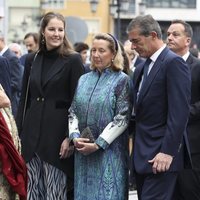 Cristina de Borbón-Dos Sicilias y Pedro López Quesada con su hija Victoria en los Premios Princesa de Asturias 2019