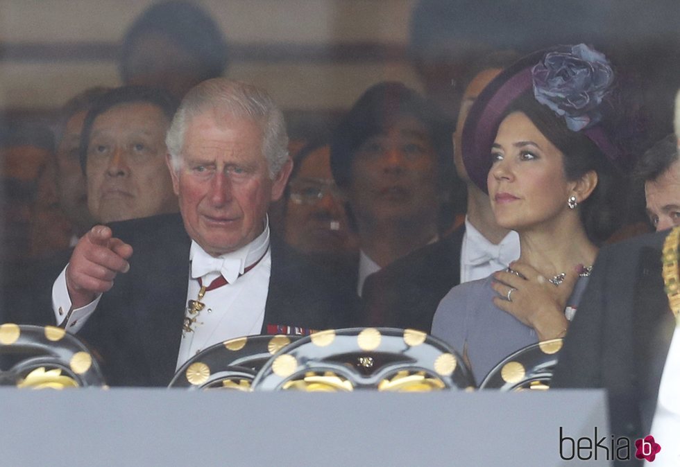 El Príncipe Carlos y Mary de Dinamarca en la entronización de Naruhito de Japón