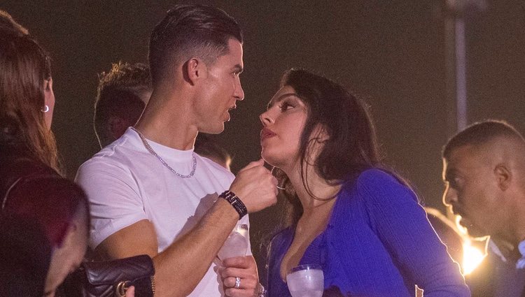 Cristiano Ronaldo, muy cariñosos con Georgina Rodríguez en los Premios MTV EMA 2019 en Sevilla