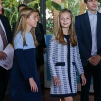 La Princesa Leonor y la Infanta Sofía en la recepción a los galardonados en los Premios Princesa de Girona 2019