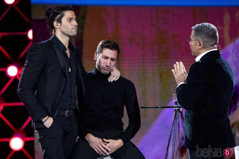 Gianmarco llorando en la gala 10 de 'GH VIP 7' ante la discusión de su hermano con Jorge Javier Vázquez