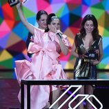 Rosalía recogiendo el Premio Artista del Año en Los 40 Music Awards 2019