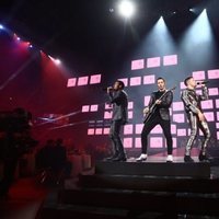 Los Jonas Brothers cantando en la gala de Los 40 Music Awards 2019