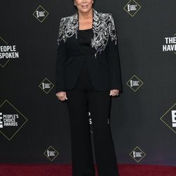 Kris Jenner en la alfombra roja de los People's Choice Awards 2019
