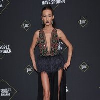 Maggie Q en la alfombra roja de los People's Choice Awards 2019
