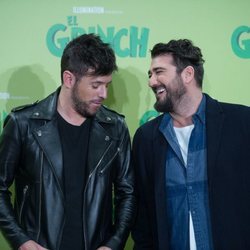 Pablo López y Antonio Orozco en la presentación de la película 'El Grinch'