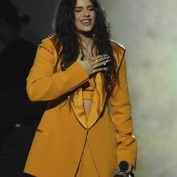 Rosalia actuando en el premio Persona del Año 2019 en los Grammy Latino