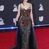 Nella en la alfombra roja de los premios Grammy Latino 2019