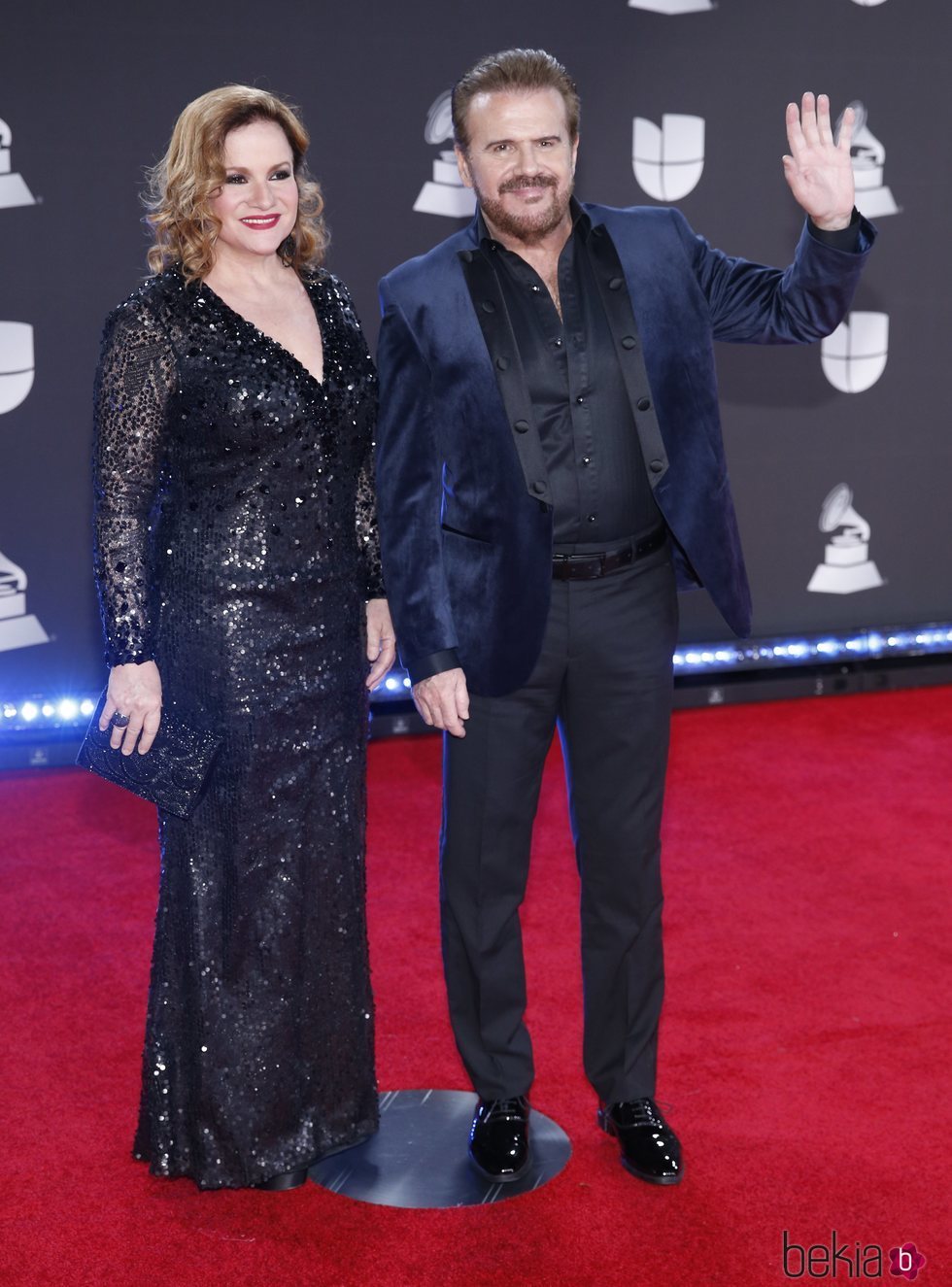 Joaquín y Lucía Galán (Pimpinela) en la alfombra roja de los premios Grammy Latino 2019