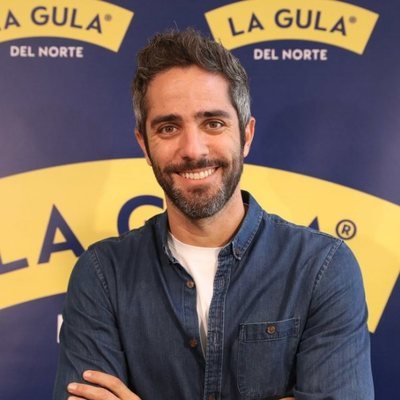Roberto Leal posa sonriente en un evento de 'La gula del norte'