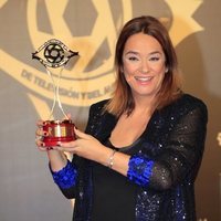 Toñi Moreno posa con su Premio Iris 2019